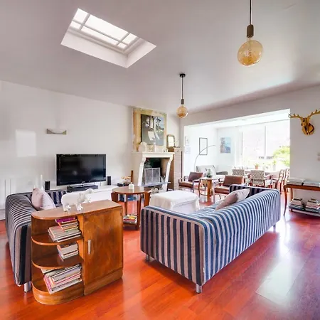 Family House With Pool Holiday home Bordeaux