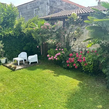 Family House With Pool 3* Bordeaux