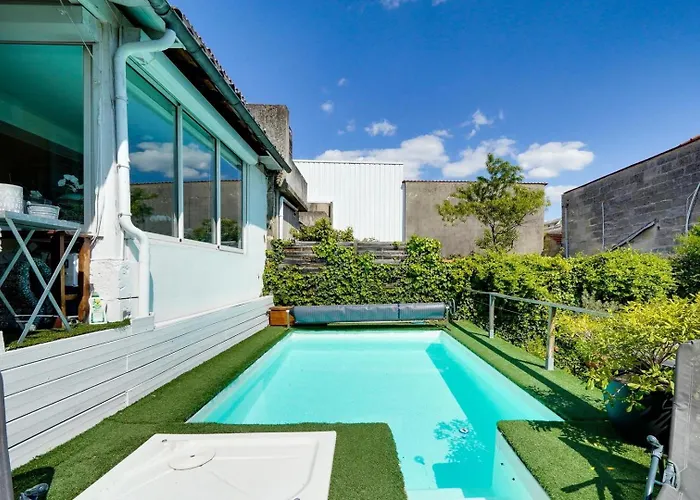Family House With Pool