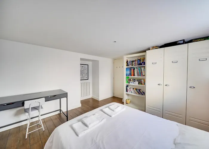 Family House With Pool Guest house 3*