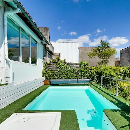 בית הארחה Family House With Pool