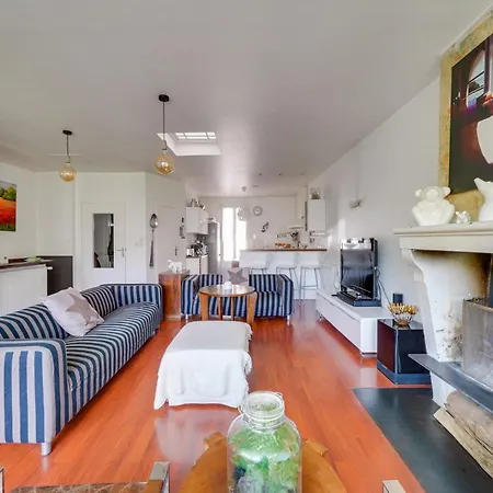 Family House With Pool 3* בורדו